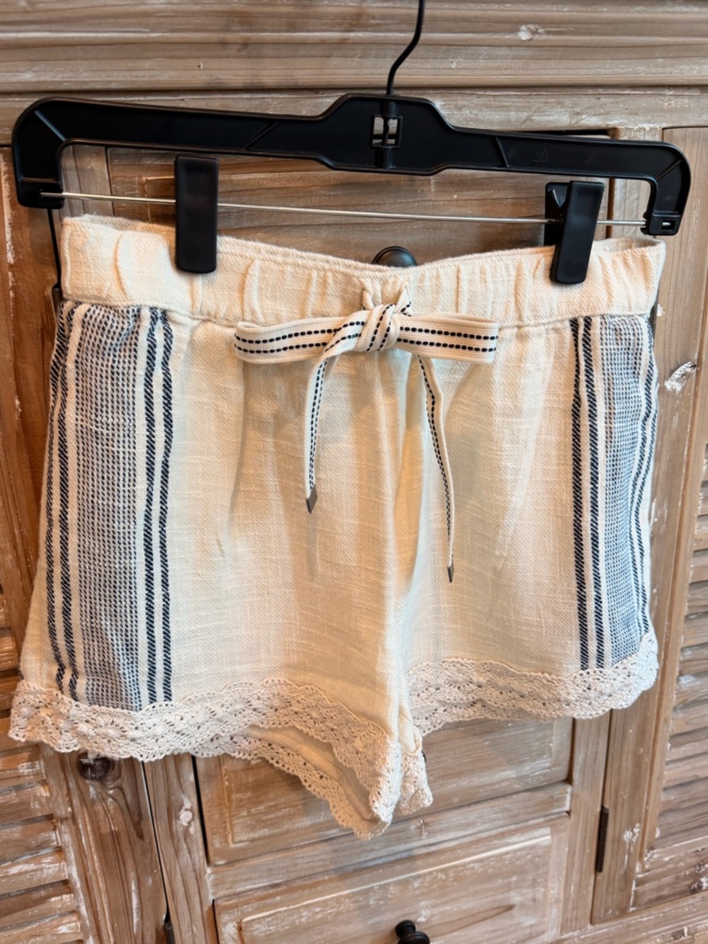 NWT Aerie Striped Pull On Drawstring Shorts in Cream Navy (Size XS)